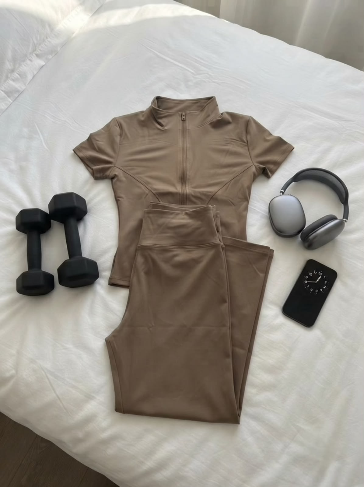 Athena Motion Gym Tracksuit - Fawn - Under Attack