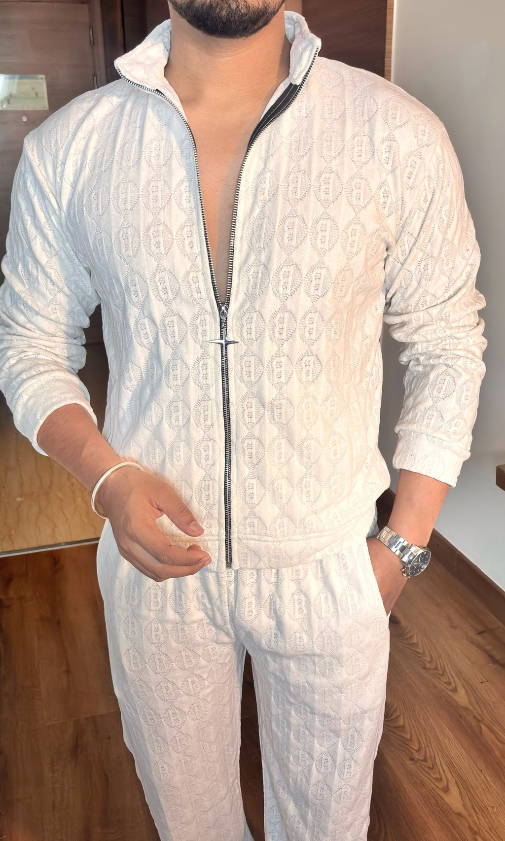 Cozy Embossed Tracksuit - White - Under Attack