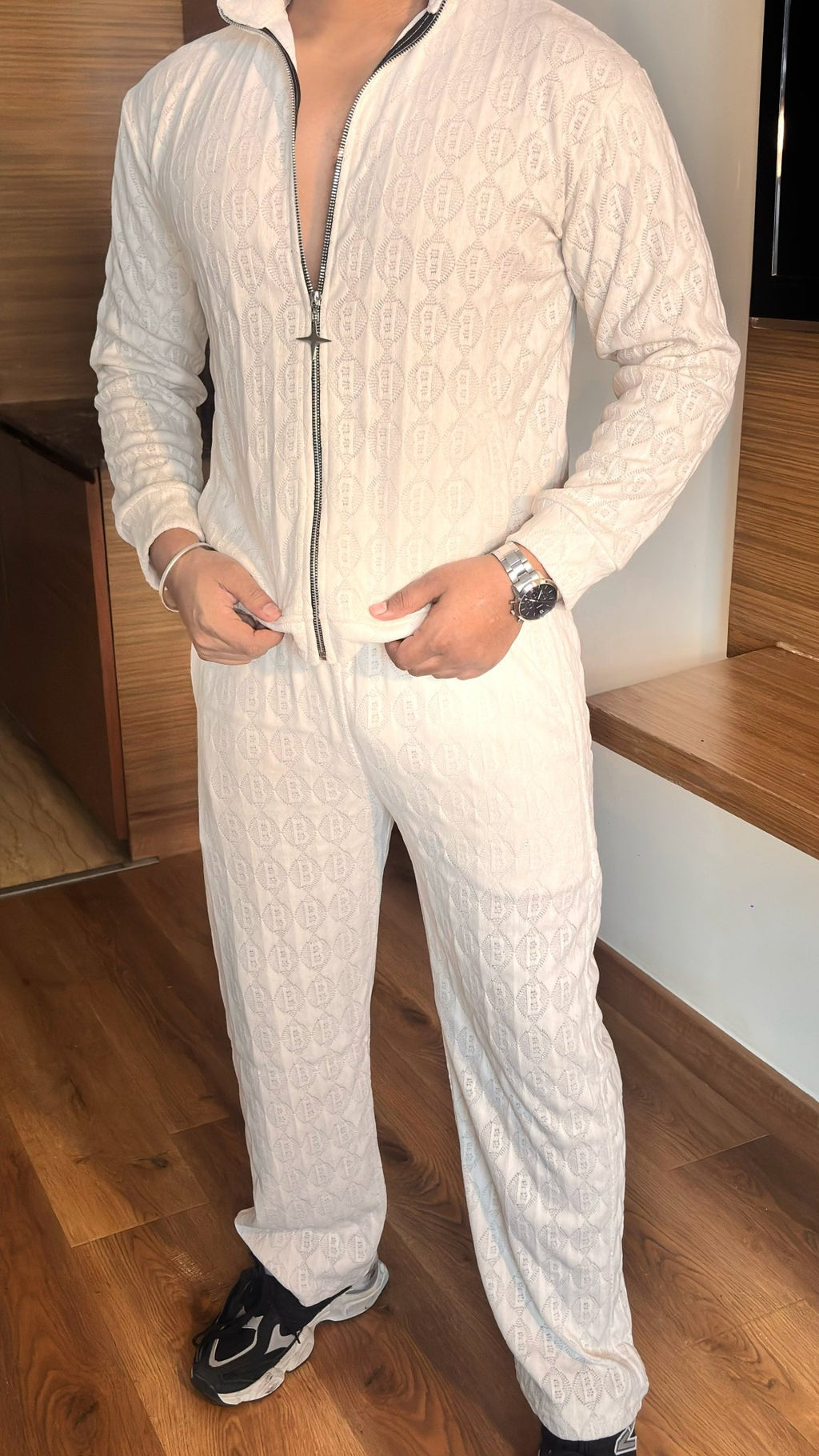 Cozy Embossed Tracksuit - White - Under Attack