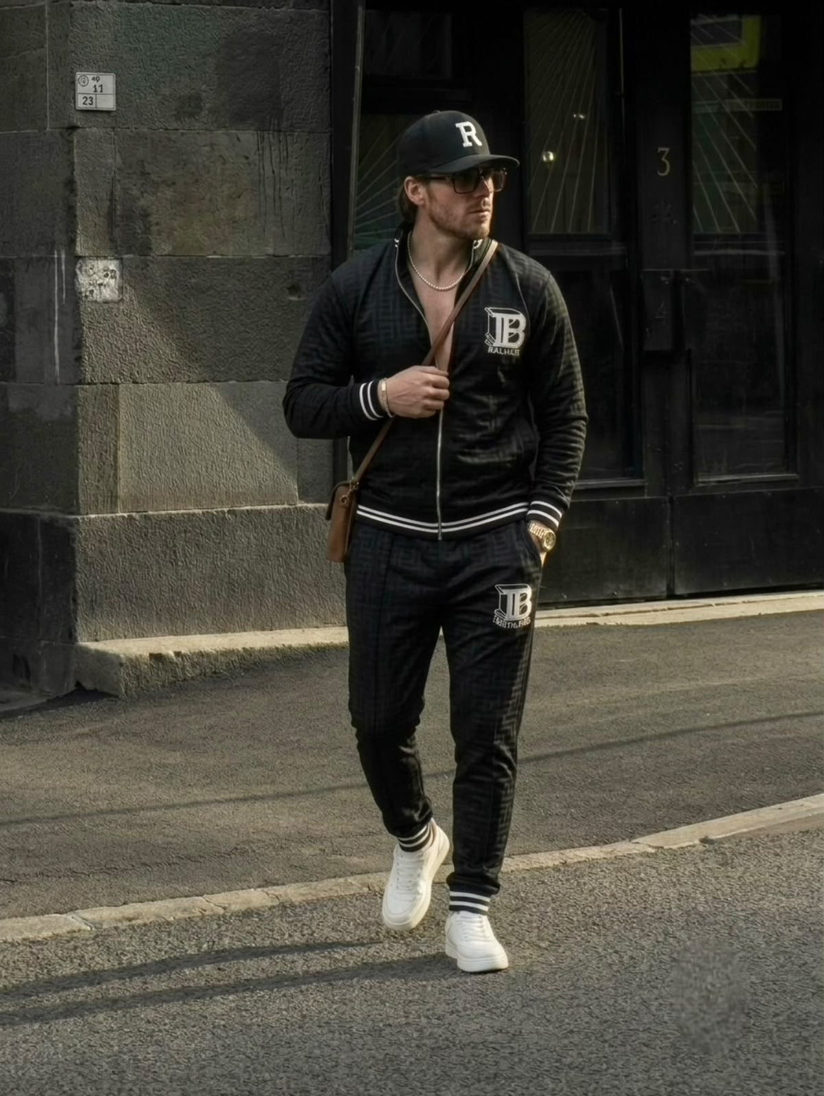 JACQUARD GAMER TRACKSUIT - BLACK - Under Attack