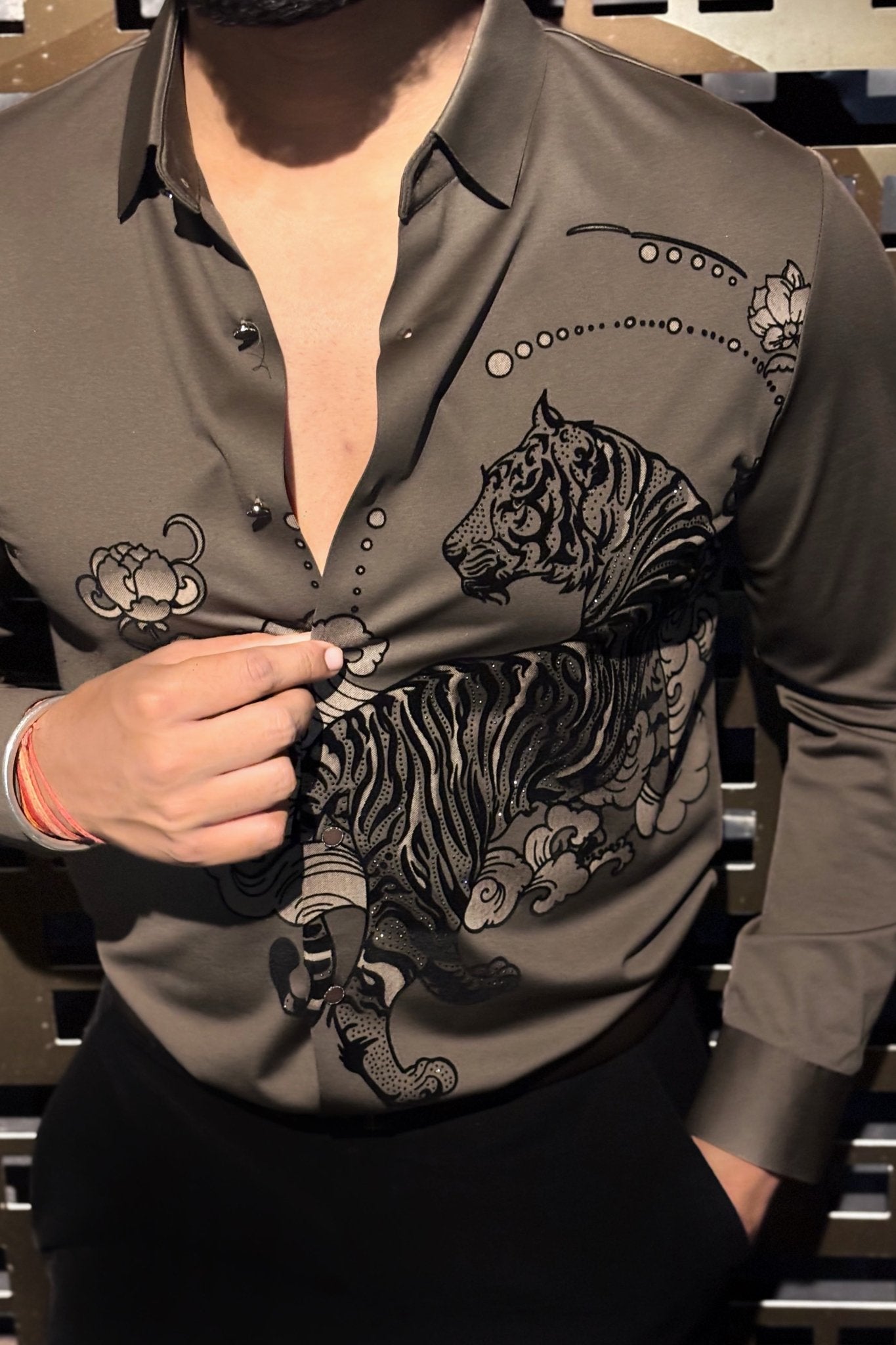 jaguar dress shirt Jaguar Leopard Print Short Sleeve Performance Button Shirt: Football Apparel & Accessories Medium