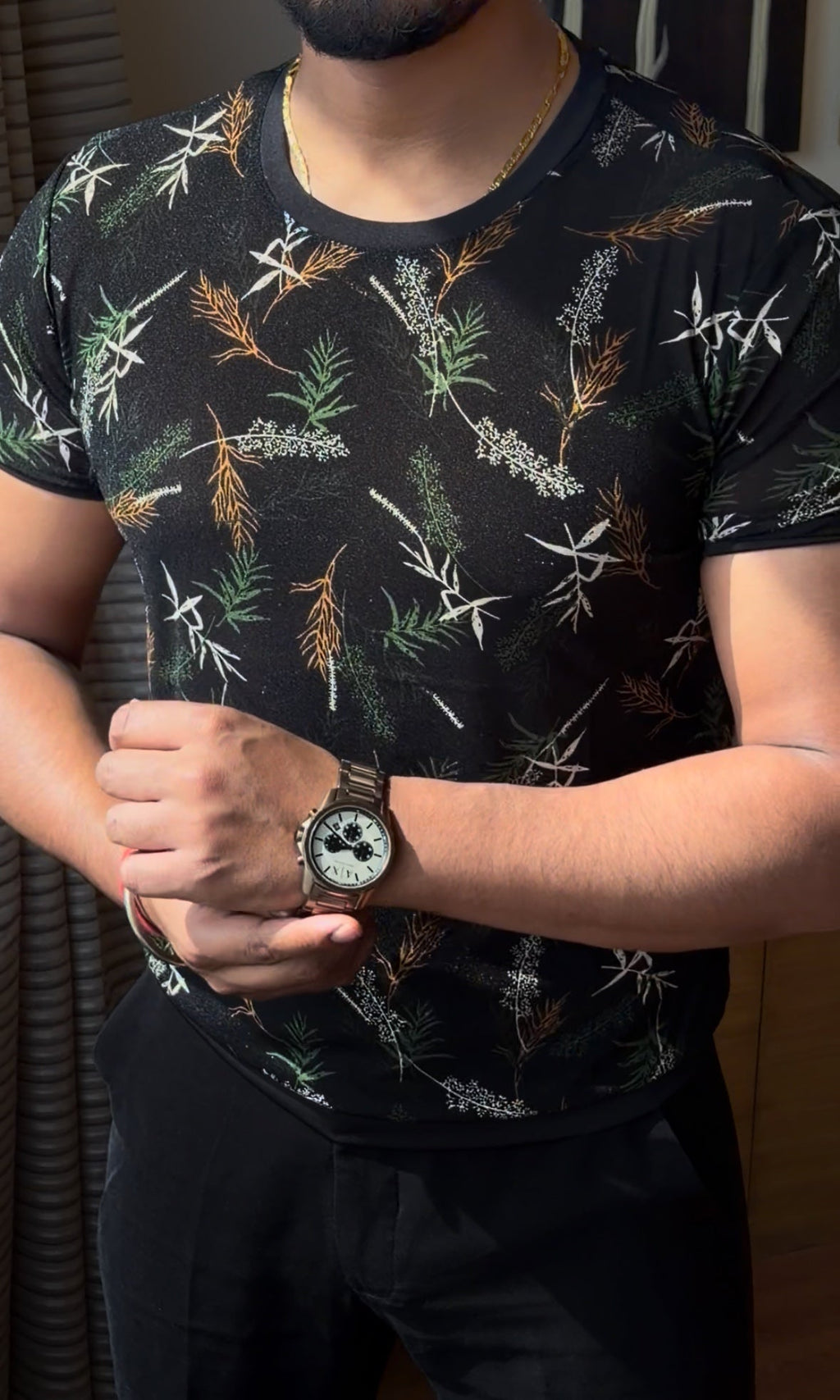 Multiple leaf crochet tshirt - black - Under Attack