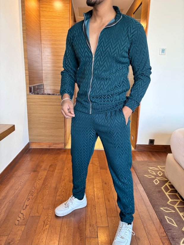 Zig zag embossed tracksuit - green - Under Attack